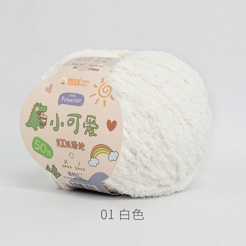01 White Color Short Plush Polyester Yarn For Crochet And Knitting Crafts